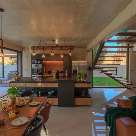 Besca With Heated Infinity Pool Villa Baška