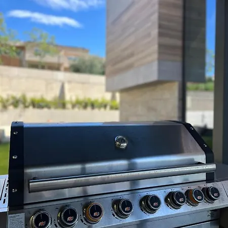 Besca With Heated Infinity Pool *