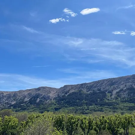 Besca With Heated Infinity Pool Vila *