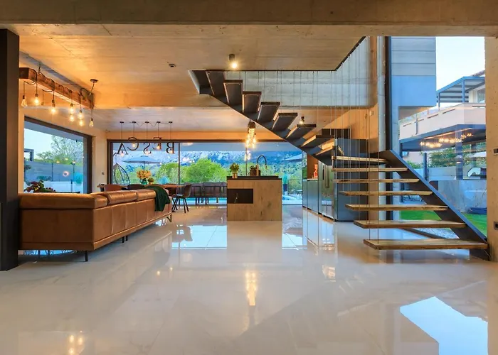 Besca With Heated Infinity Pool Villa *