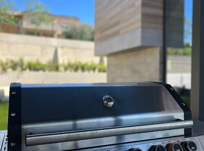 Besca With Heated Infinity Pool *