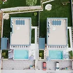 Besca With Heated Infinity Pool Baška